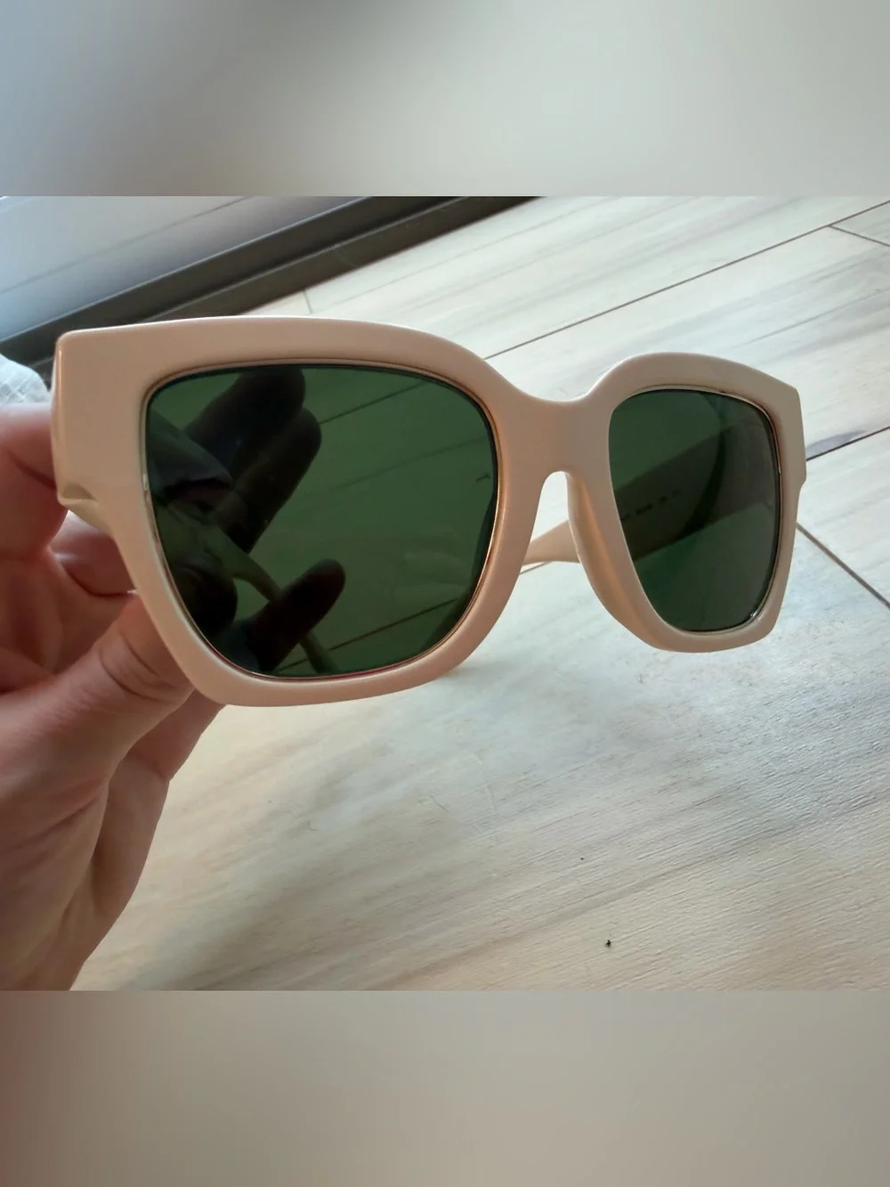 NWT Tory Burch Kira Sunglasses